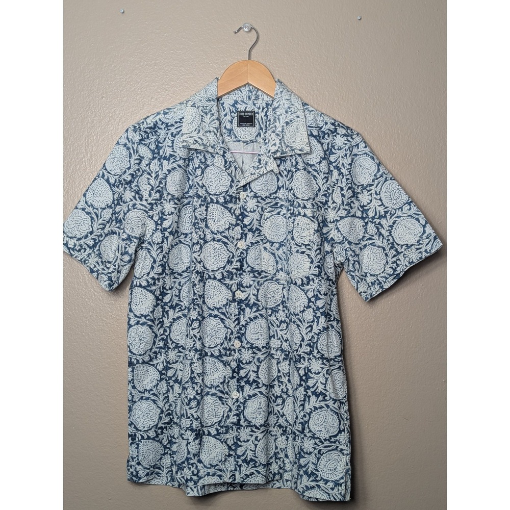 Todd Snyder Paisley Short Sleeve Camp Collar Shirt Men's Small Button‎ Up